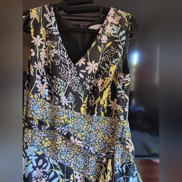 Women dress size 8. CALVIN KLEIN - Picture 2 of 6